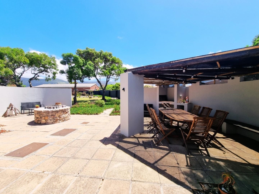 To Let 3 Bedroom Property for Rent in Sandbaai Western Cape